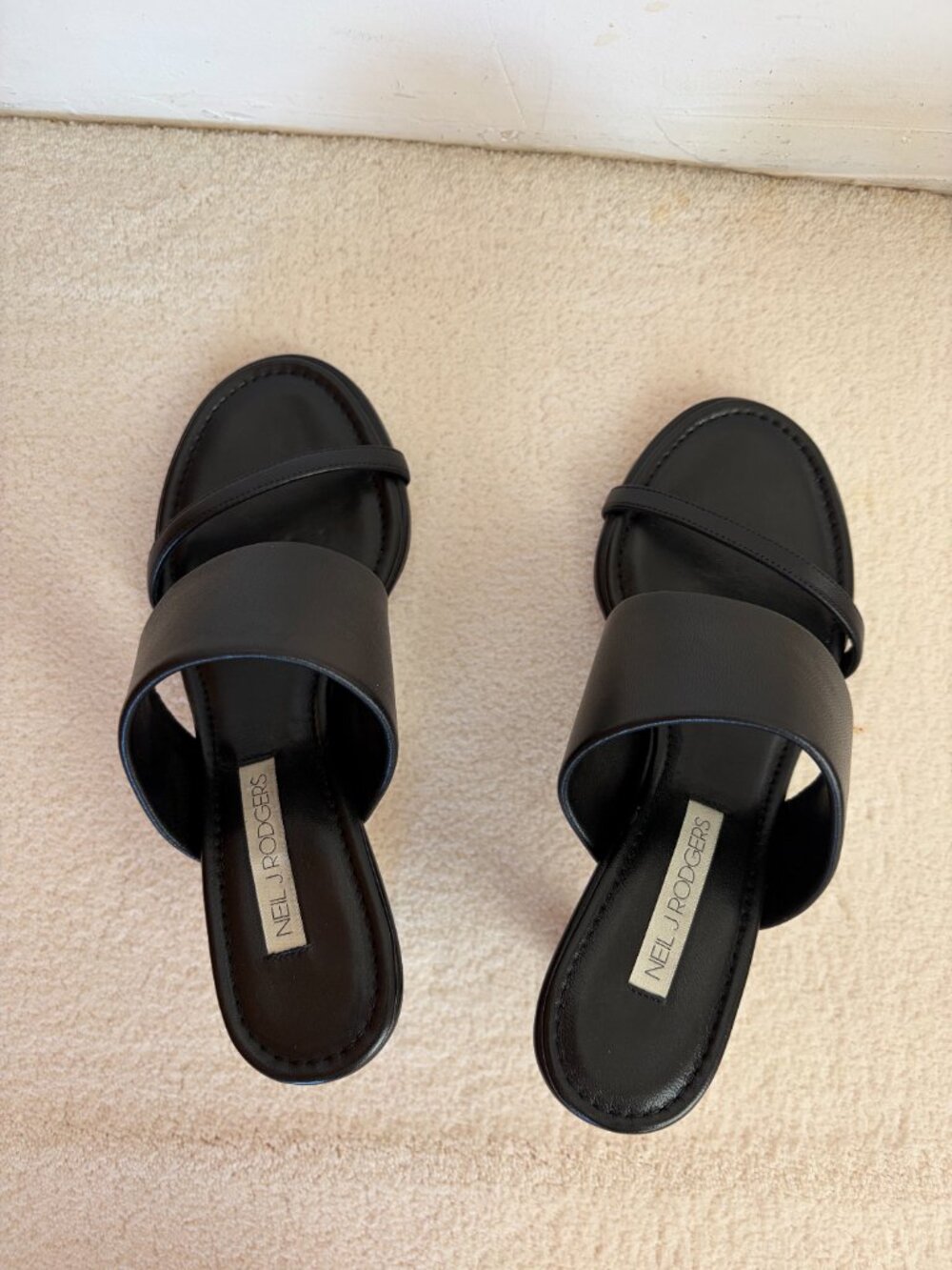 NEIL J. RODGERS - ALMA SANDAL - Picture 2 of 4